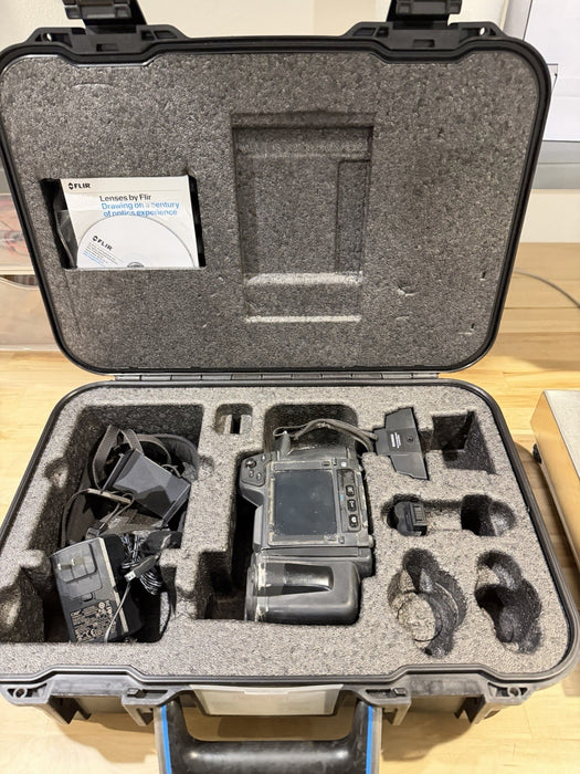 FLIR T440 THERMAL IMAGING CAMERA W/ CHARGER & BATTERY (TESTED)FREE SHIPPING READ