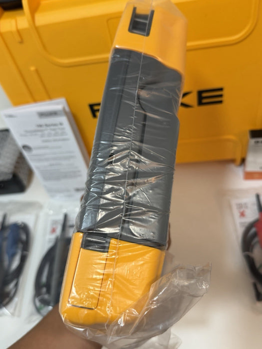 FLUKE 190-204-III S DIGITAL OSCILLOSCOPE 4CH 200MHZ 5GS/S (CALIBRATED 2025) NEW