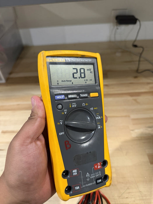 FLUKE 179 MULTIMETER WITH LEADS & CLIPS