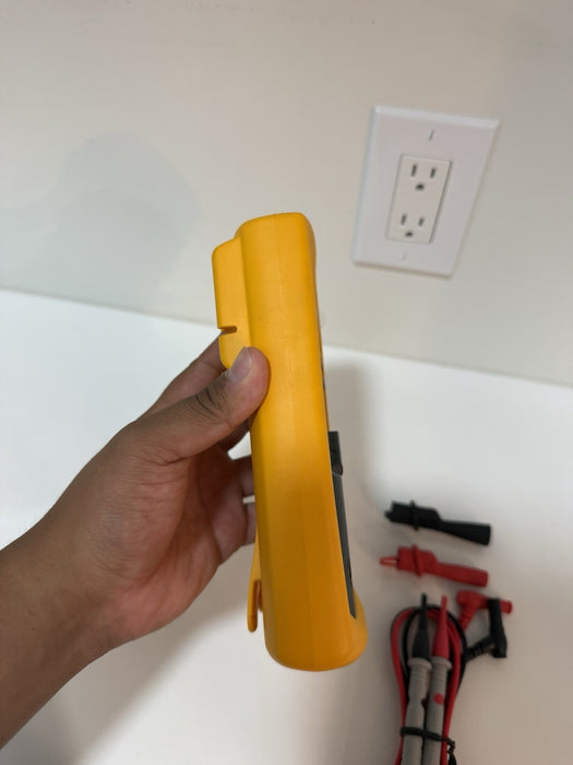 FLUKE 787 PROCESSMETER W/LEADS (SHIPS FAST) FREE SHIPPING (TESTED)