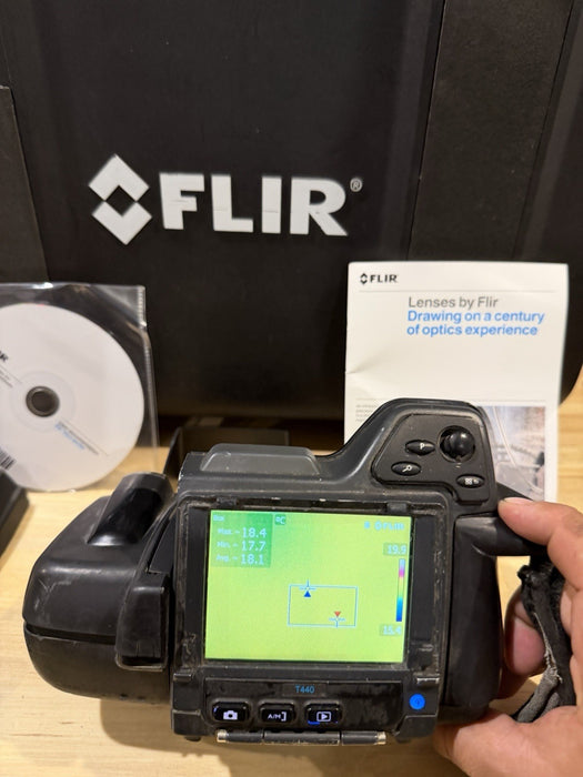 FLIR T440 THERMAL IMAGING CAMERA W/ CHARGER & BATTERY (TESTED)FREE SHIPPING READ