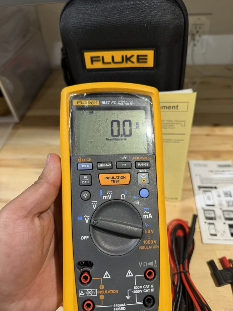 FLUKE 1587 FC INSULATION MULTIMETER WITH LEADS & CASE TESTED