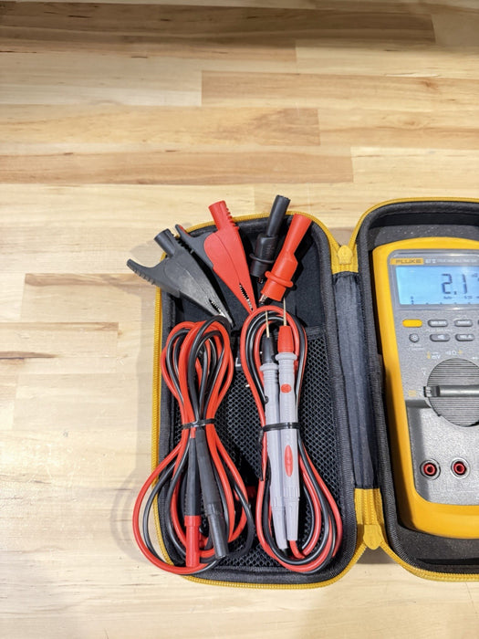 FLUKE 87V TRUE RMS MULTIMETER W/ LEADS (TESTED) SHIPS FAST BAG