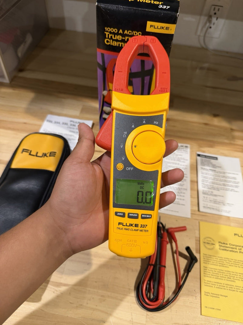 FLUKE 337 TRUE RMS CLAMP METER WITH LEADS & CLIPS RARE