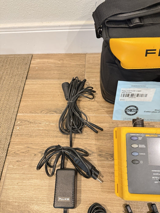 FLUKE 1735 THREE-PHASE POWER LOGGER WITH PROBES & CASE & CHARGER