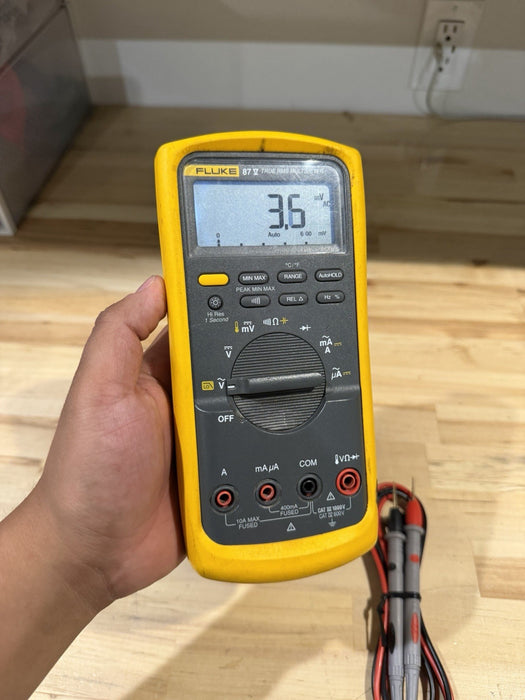 FLUKE 87V TRUE RMS MULTIMETER W/ LEADS (TESTED) SHIPS FAST
