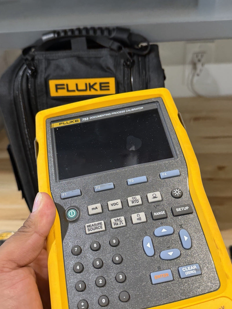 FLUKE 753 DOCUMENTING PROCESS CALIBRATOR WITH ACCESSORIES CALIBRATED 2025