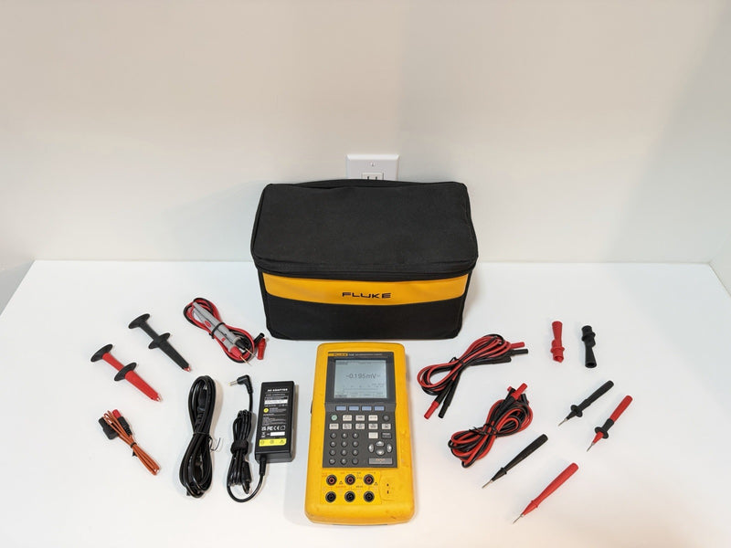 FLUKE 743B DOCUMENTING PROCESS CALIBRATOR WITH LEADS & ACCESSORIES