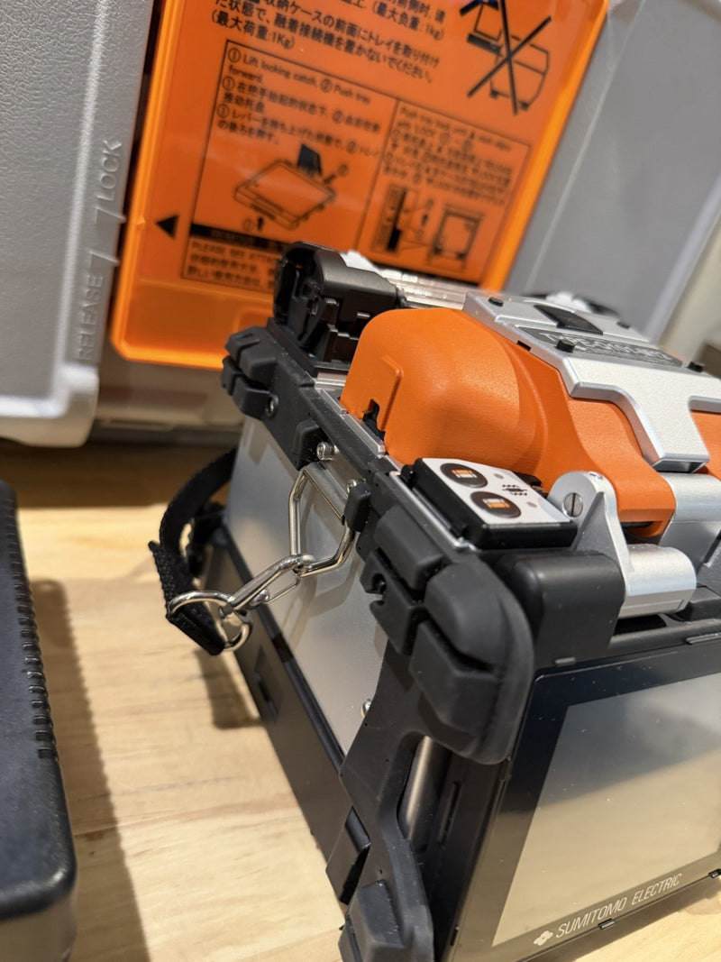 SUMITOMO ELECTRIC TYPE-Q101-M12 MASS FUSION SPLICER TESTED