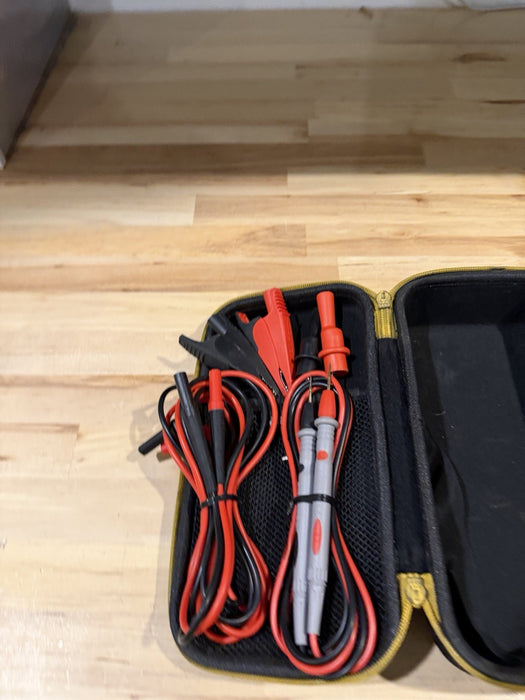 FLUKE 712B RTD CALIBRATOR W/ CASE & ACCESSORIES - TESTED