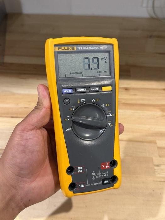 FLUKE 179 TRUE RMS MULTIMETER (PARTS ONLY) FOR PARTS DOESN’T WORK - SHIPS FAST