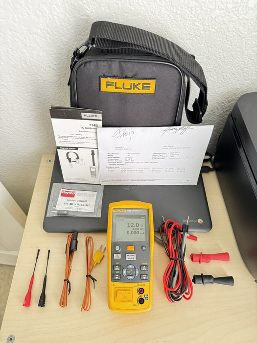 FLUKE 714B THERMOCOUPLE TEMPERATURE CALIBRATOR