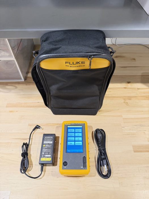 FLUKE PROSIM 4 VITAL SIGNS & ECG SIMULATOR W/ BAG & CHARGER (TESTED) SHIPS FREE