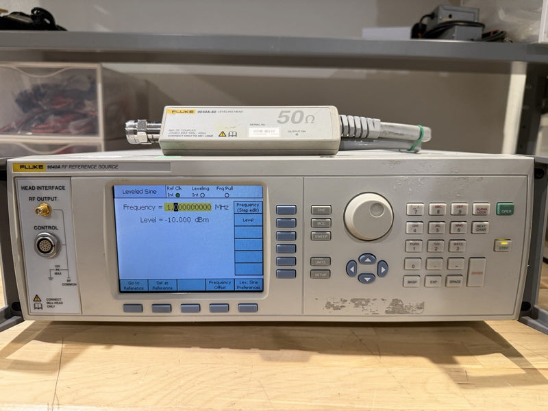 FLUKE 9640A RF REFERENCE SOURCE WITH 9640A-50 LEVELING HEAD TESTED