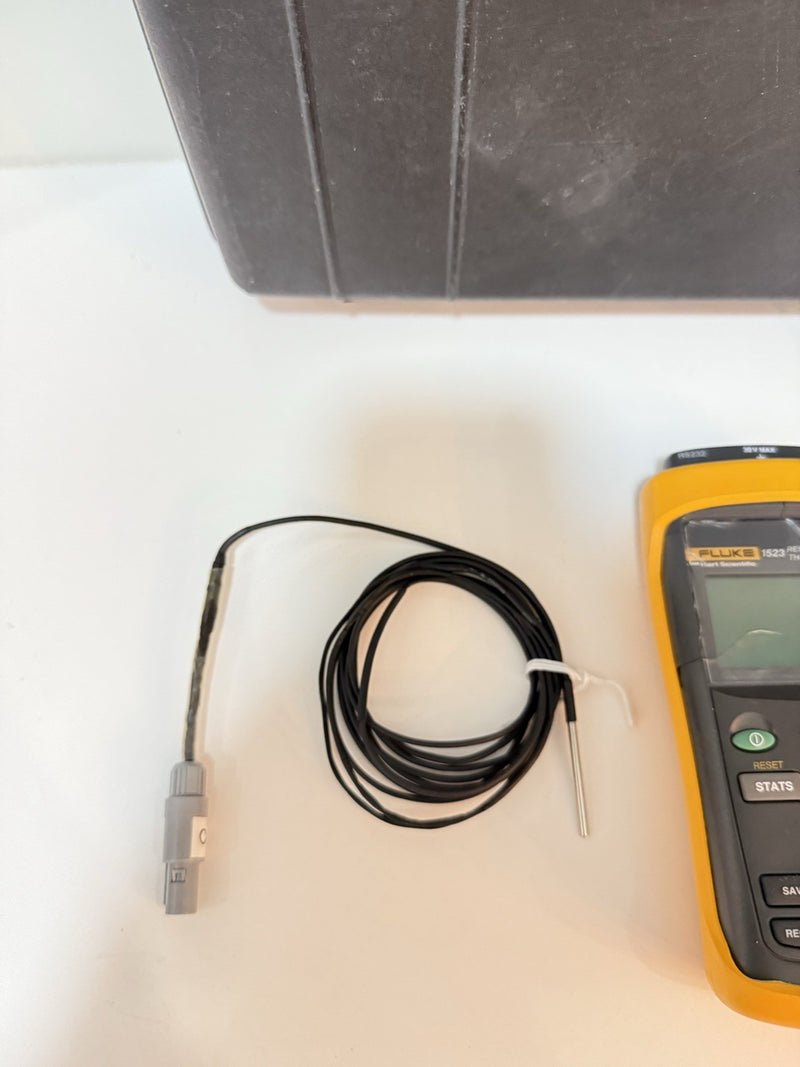 FLUKE 1523 REFERENCE THERMOMETER WITH PROBE & CASE CALIBRATED 2023 TESTED