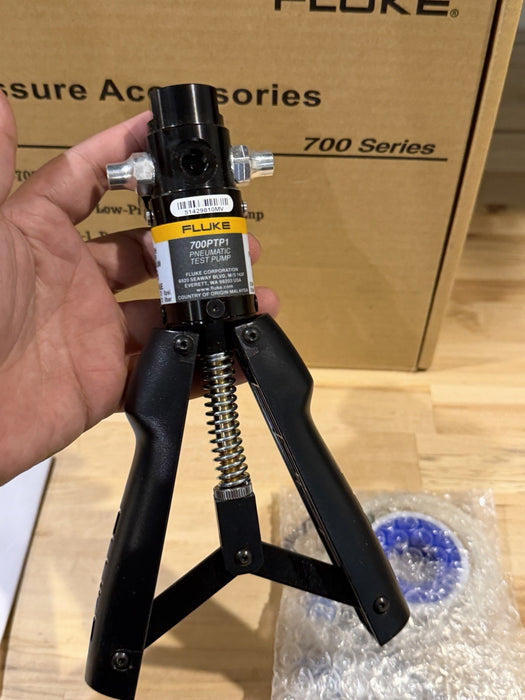 FLUKE 700PTP-1 PNEUMATIC TEST PUMP (NEW FACTORY SEALED) SHIPS FAST