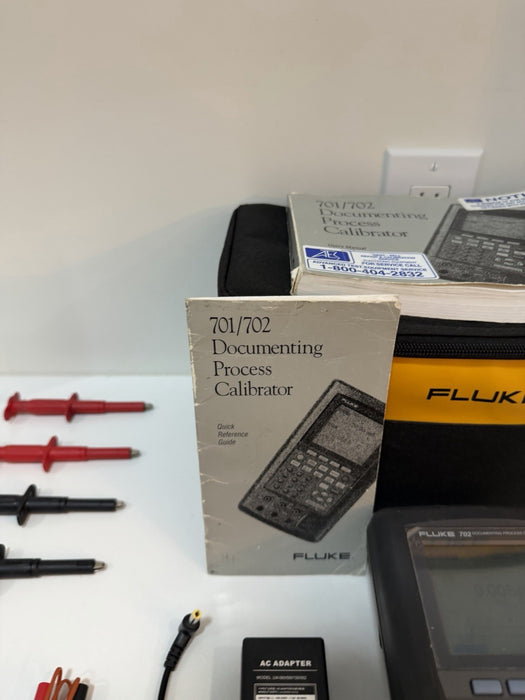 FLUKE 702 DOCUMENTING PROCESS CALIBRATOR WITH ACCESSORIES TESTED