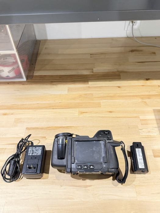 FLIR T440 THERMAL IMAGING CAMERA W/ CHARGER & BATTERY (TESTED) FREE SHIPPING