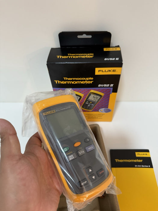 FLUKE 51 II THERMOCOUPLE THERMOMETER WITH PROBE NEW