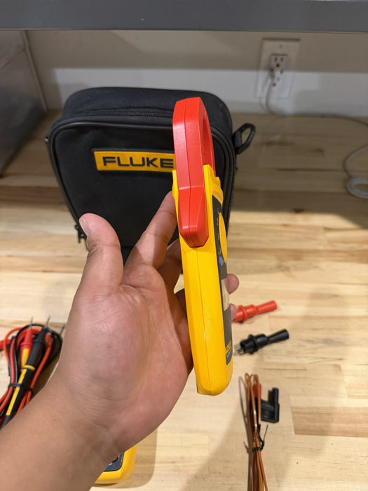 FLUKE 117/323 HVAC MULTIMETER COMBO KIT W/ ACCESSORIES (TESTED) SHIPS FAST