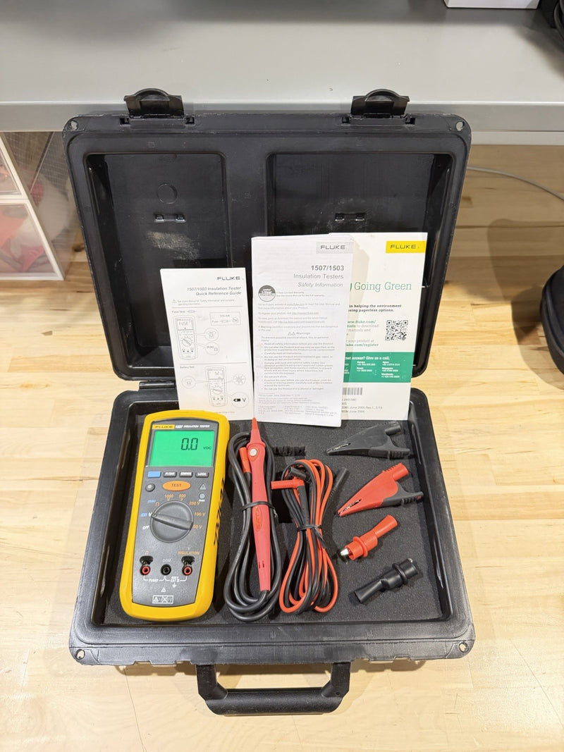 FLUKE 1507 INSULATION MULTIMETER W/ LEADS & CLIPS
