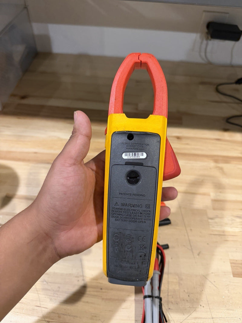 FLUKE 376 AC/DC TRUE RMS WIRELESS CLAMP METER W /LEADS & CLIPS -SHIPS FAST