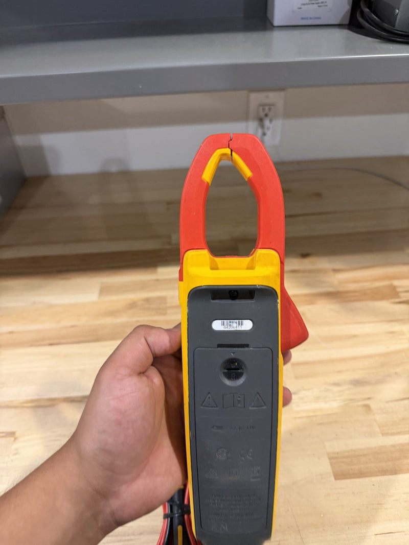 FLUKE 378 FC NON-CONTACT VOLTAGE CLAMP METER WITH LEADS