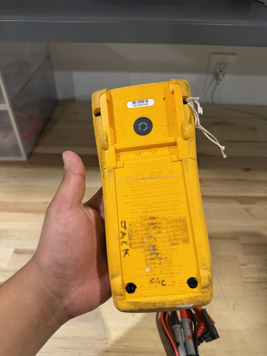 FLUKE 187 TRUE RMS MULTIMETER WITH LEADS & CLIPS