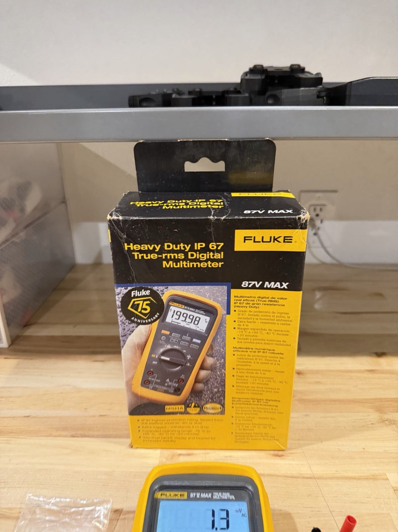 FLUKE 87V MAX TRUE RMS MULTIMETER W/ LEADS & CLIPS
