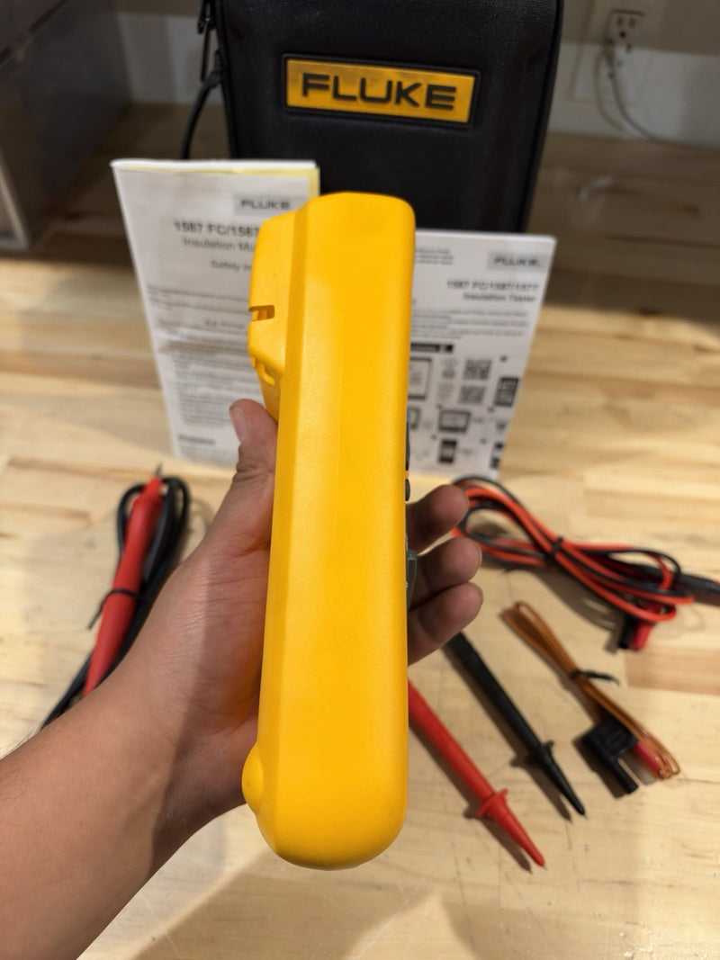 FLUKE 1587 FC 2 IN 1 HANDHELD DIGITAL INSULATION MULTIMETER W/ ACCESSORIES