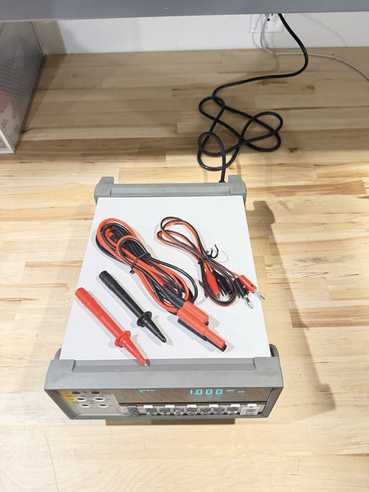 FLUKE 8808A 5.5 DIGITAL MULTIMETER WITH LEADS & CHARGER TESTED