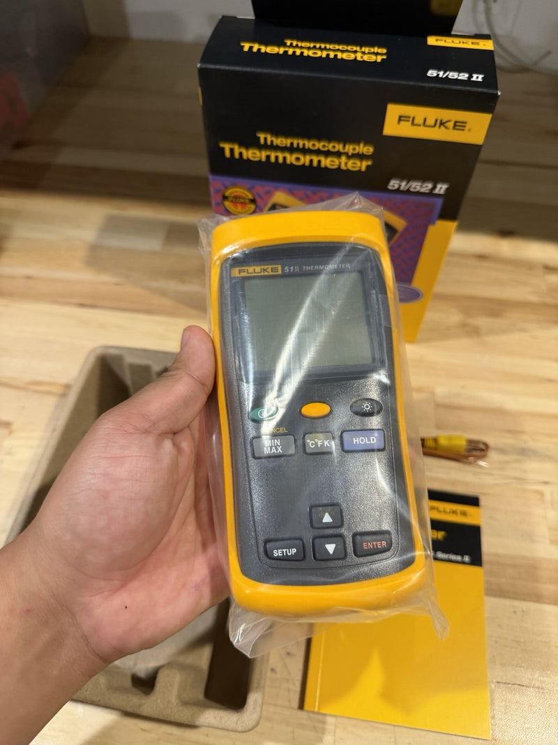 FLUKE 51 II THERMOCOUPLE THERMOMETER- SHIPS FAST (NEW)