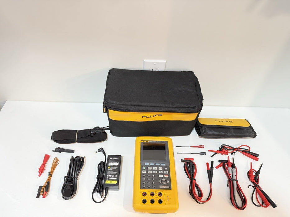 FLUKE 744 PROCESS CALIBRATOR WITH LEAD SET & BAG TESTED