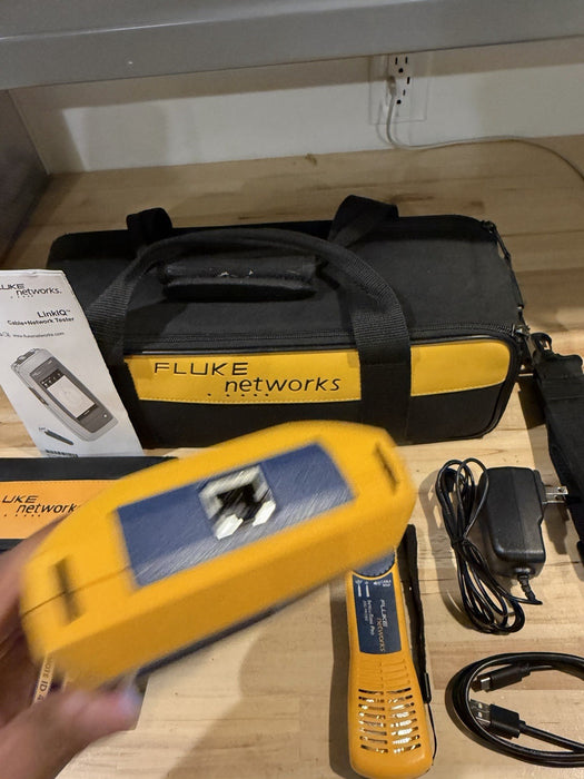 FLUKE NETWORKS LIQ-100 LINKIQ KIT CABLE & NETWORK TESTER W ACCESSORIES