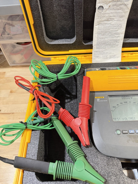FLUKE 1555 10KV INSULATION TESTER WITH ACCESSORIES TESTED