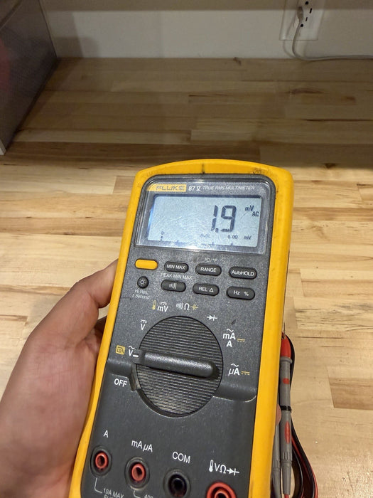 FLUKE 87V TRUE RMS MULTIMETER W/ LEADS (TESTED) SHIPS FAST