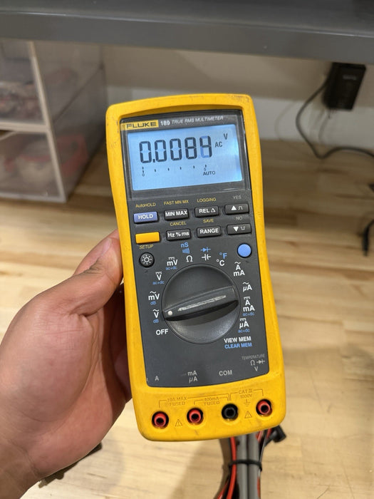 FLUKE 189 TRUE RMS MULTIMETER WITH LEADS & CLIPS TESTED