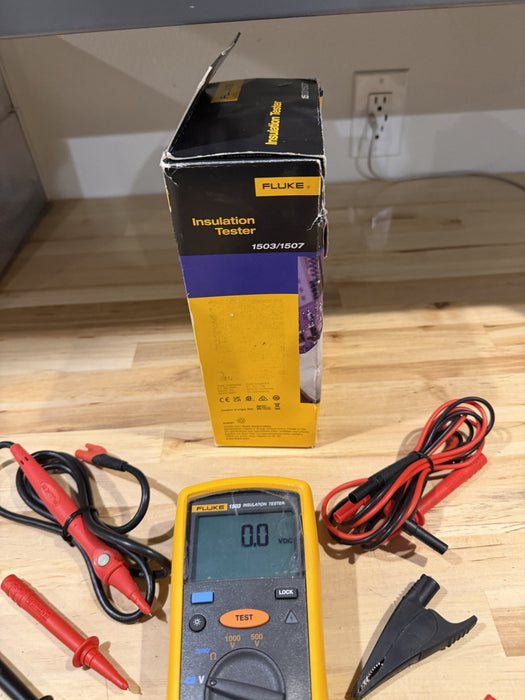 FLUKE 1503 INSULATION TESTER (NEW FACTORY SEALED) W ACCESSORIES - NEW