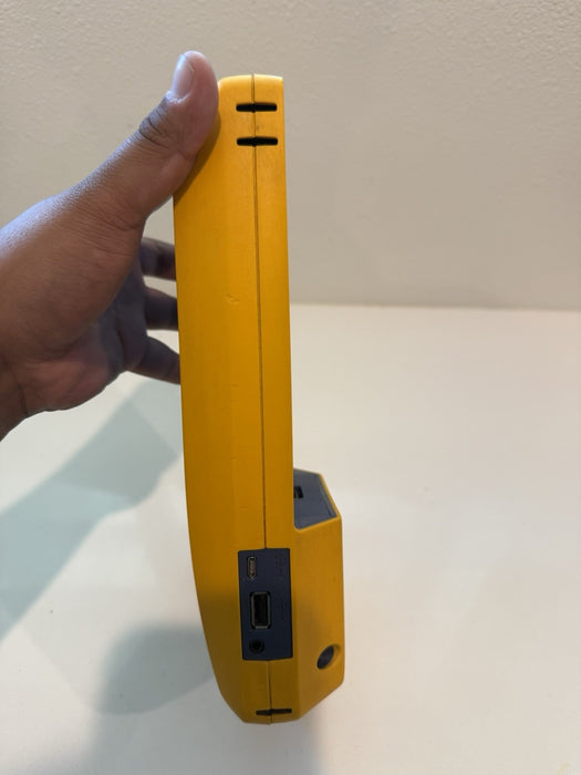 FLUKE NETWORKS VERSIV MAINFRAME FOR DSX-5000/DSX-8000DISPLAY DEFECT