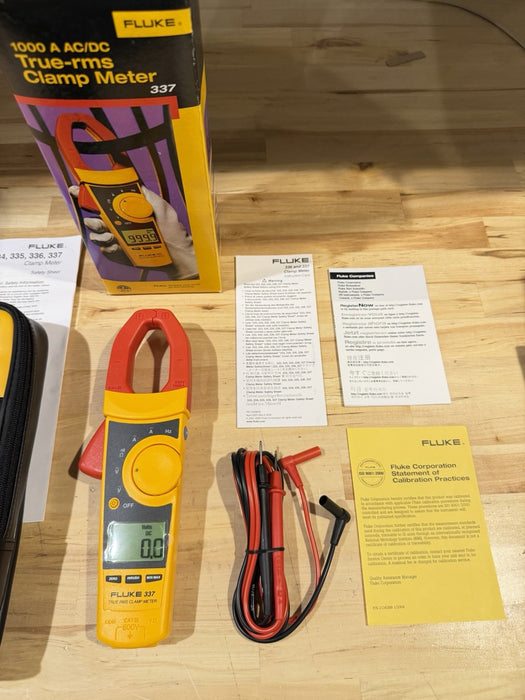 FLUKE 337 TRUE RMS CLAMP METER WITH LEADS & CLIPS RARE