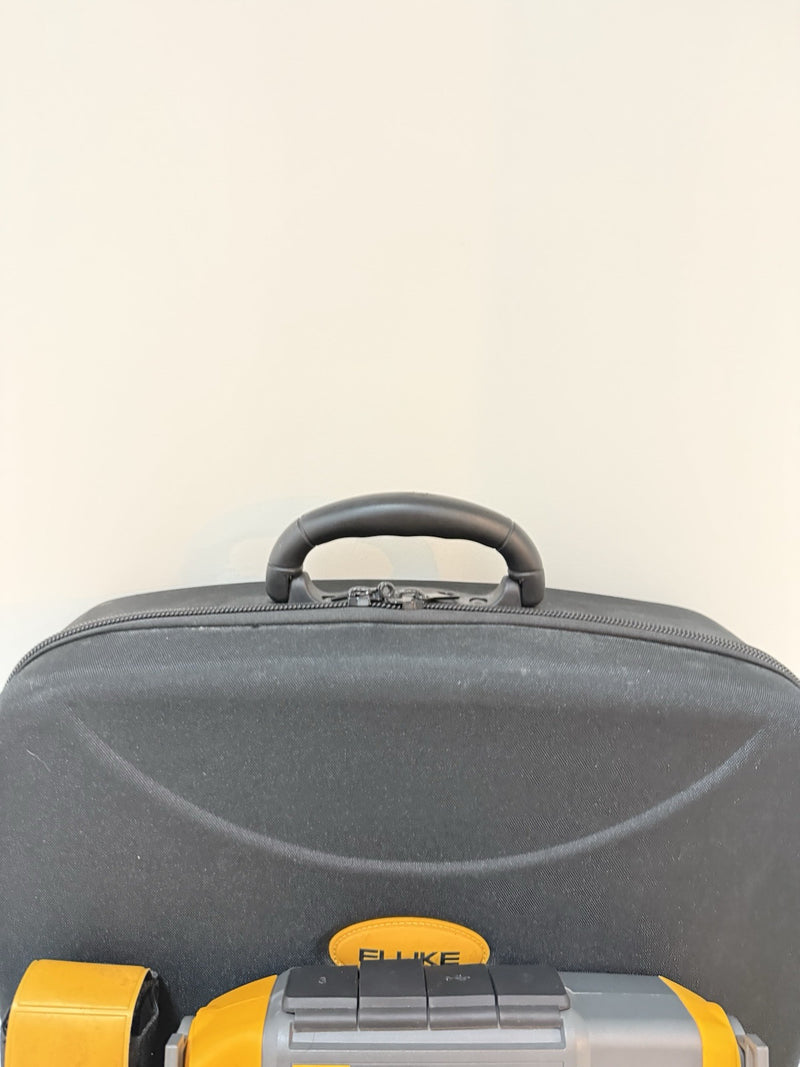 FLUKE 810 VIBRATION TESTER WITH TACHOMETER & TRIAXIAL ACCELEROMETER & CASE TESTED
