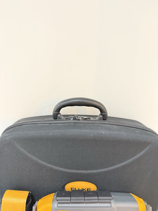FLUKE 810 VIBRATION TESTER WITH TACHOMETER & TRIAXIAL ACCELEROMETER & CASE TESTED