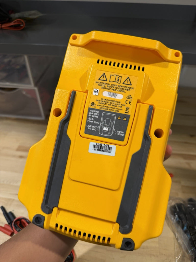 FLUKE ESA615 115V ELECTRICAL SAFETY ANALYZER TESTER WITH LEADS & CHARGER TESTED