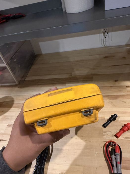 FLUKE 744 DOCUMENTING PRCESS CALIBRATOR W/ LEADS & CHARGER (CALIBRATED 2025)