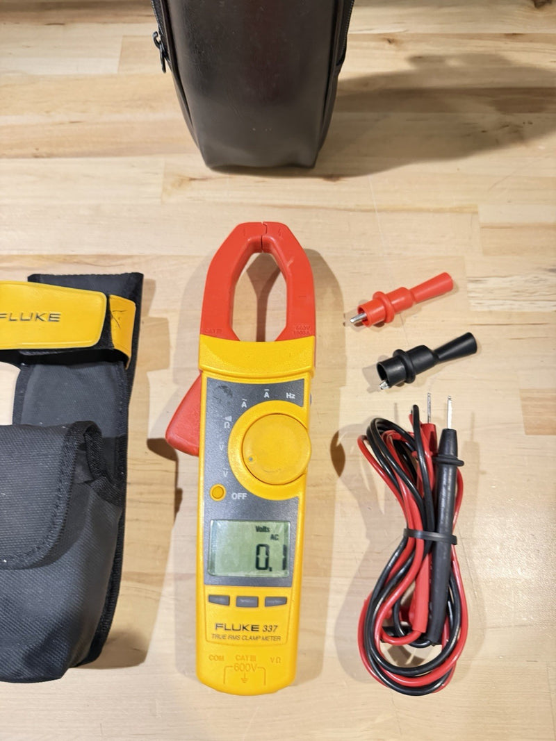 FLUKE 337 TRUE RMS AC/DC CLAMP METER WITH LEADS & BAG