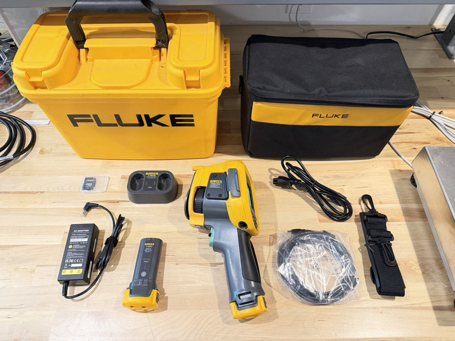 FLUKE TI480PRO IR CAMERA 60HZ 640 X 480 2 BATTERIES W/ CHARGE & CASE -SHIPS FREE