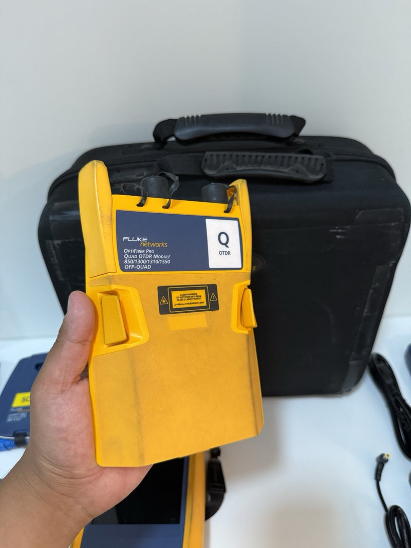 FLUKE NETWORKS VERSIV OTDR KIT WITH QUAD OTDR MODULE & ACCESSORIES