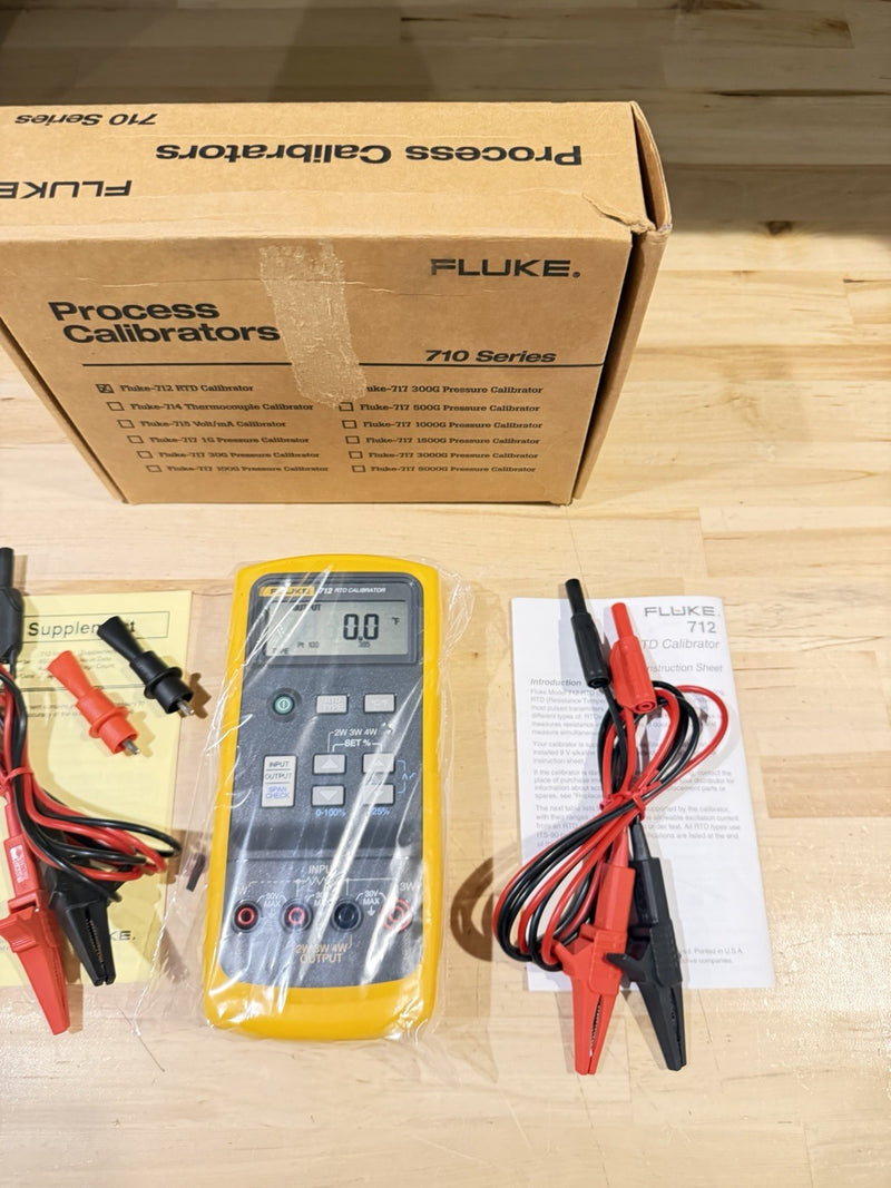 FLUKE 712 RTD CALIBRATOR KIT (NEW) FREE SHIPPING