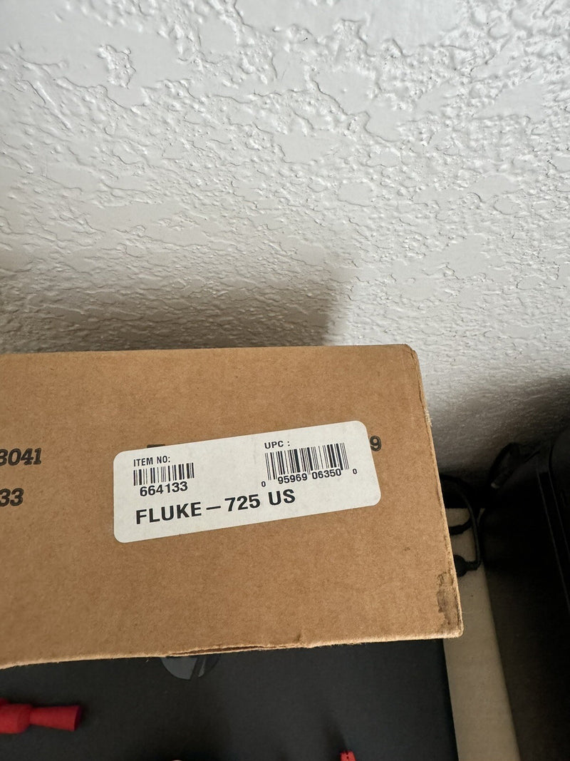 FLUKE 725 MULTIFUNCTION PROCESS CALIBRATOR WITH BOX USED