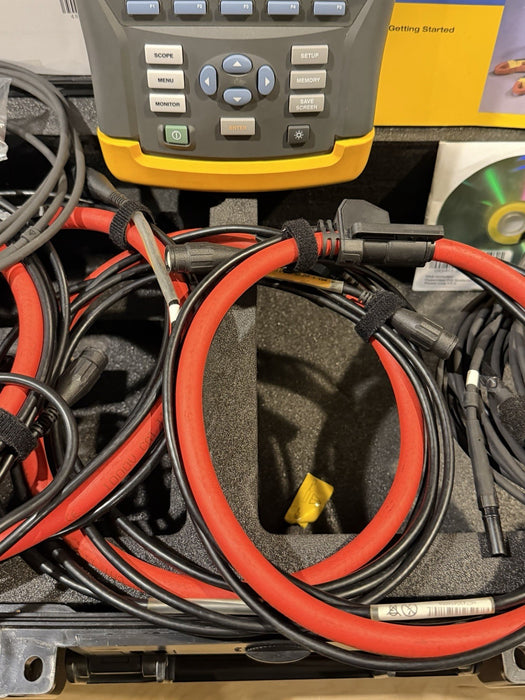 FLUKE 435 POWER QUALITY & ENERGY ANALYZER W/ ACCESSORIES & CHARGER-SHIPS FREE